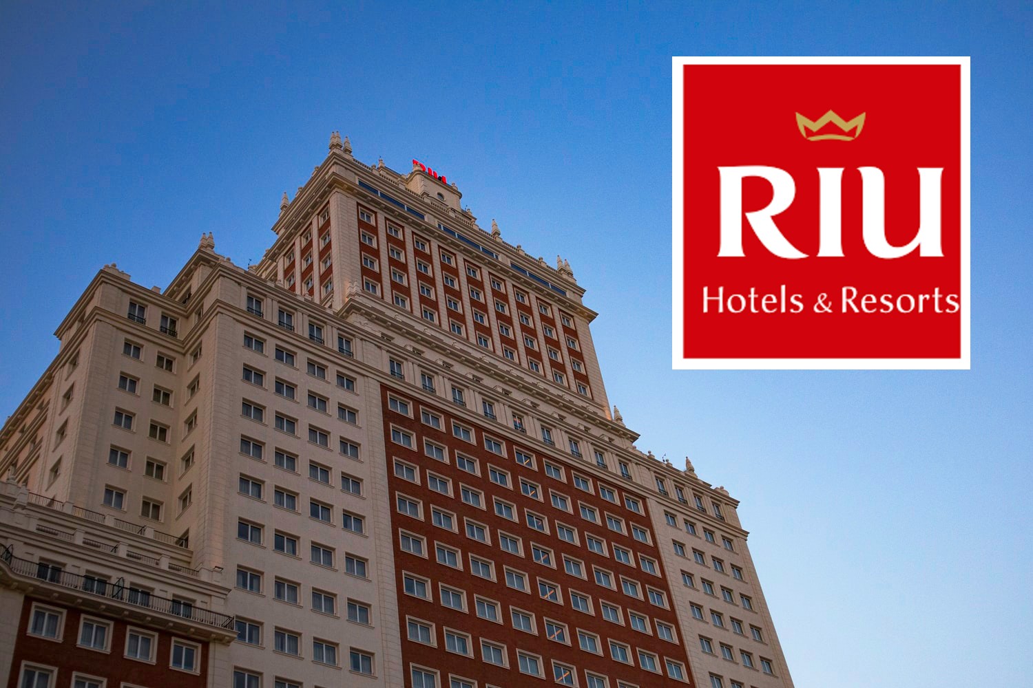 Hotel RIU Madrid y el logo de RIU Hotels a la derecha