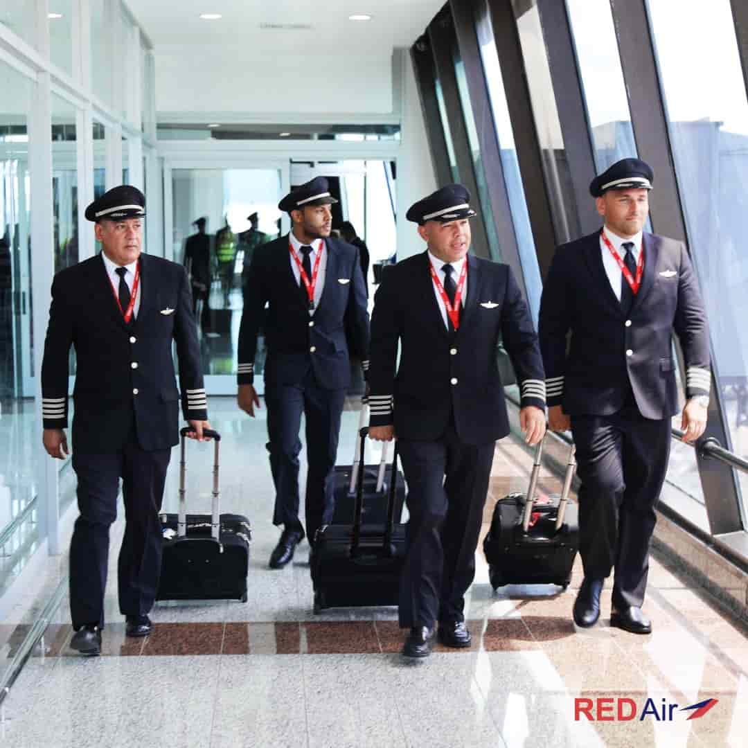 tripulación de aerolínea red-air