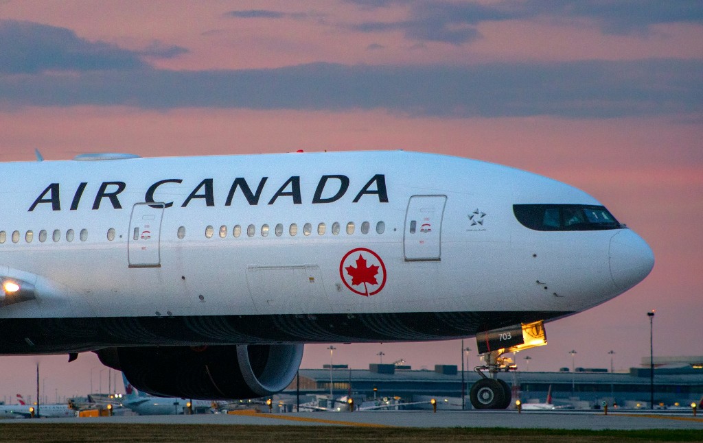 Air Canada seeks arbitration to avoid service disruptions