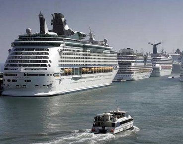 España reúne a representantes de la industria mundial de cruceros