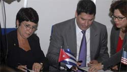Firma empresa cubana de comunicaciones ETECSA  acuerdo de roaming directo con EE.UU.