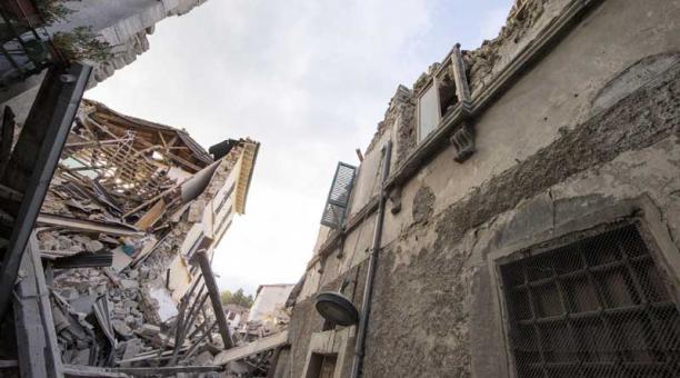 Líderes del mundo envían sus condolencias a Italia tras sismo de 6.0